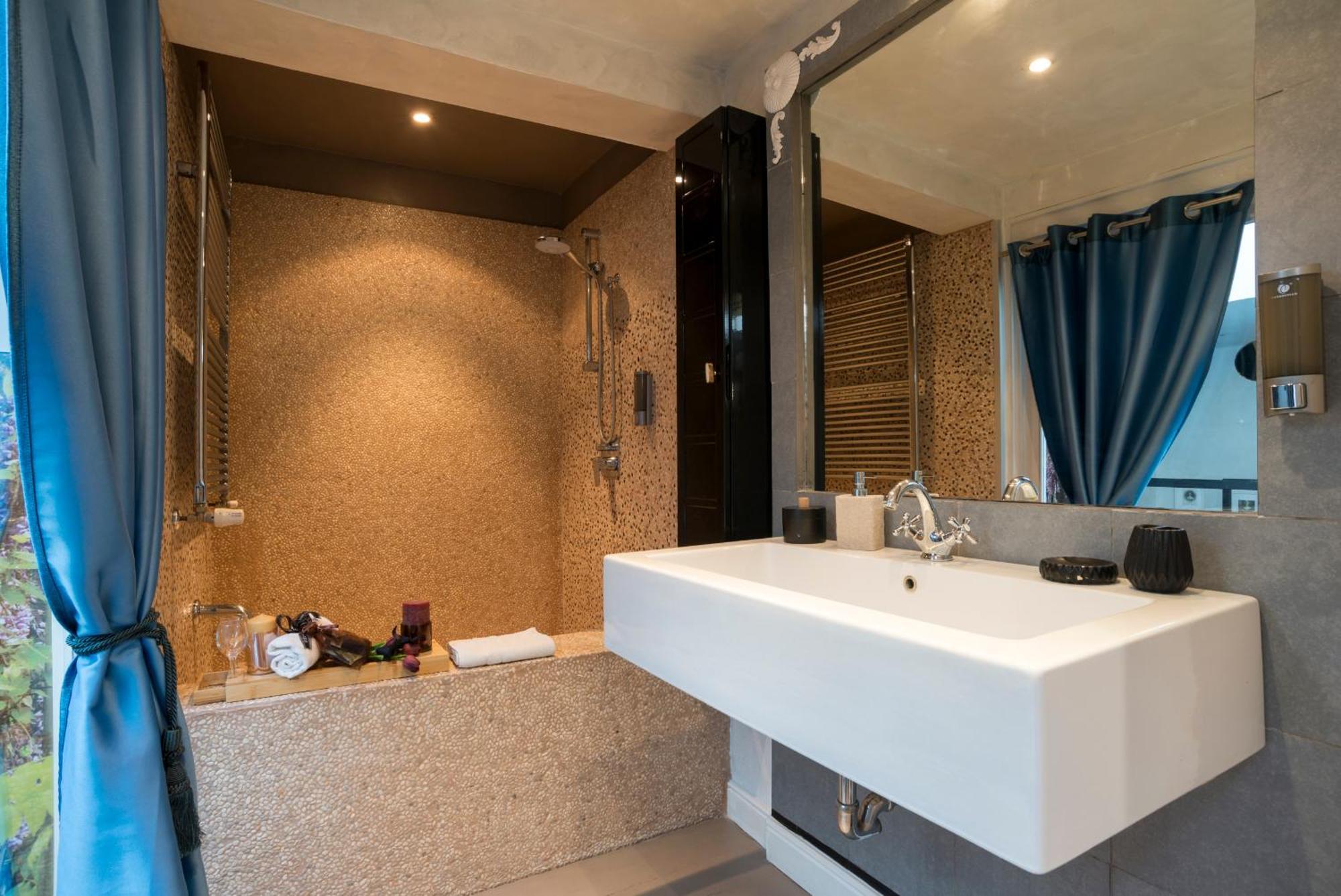 Luxury Piazza Di Spagna Escape With Terrace And Private Spa Рим Екстериор снимка